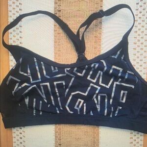 Geometric Patterned Black Sports Bra